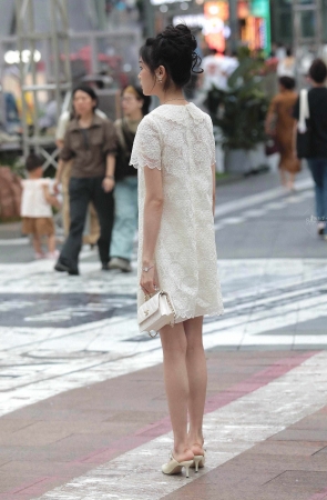 漂亮街拍高跟少妇