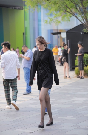 长腿黑丝小姐姐