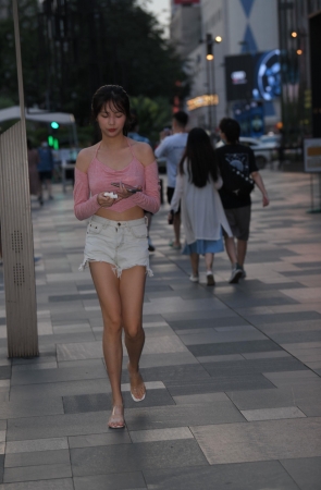 2197-16+51/笔直热裤美腿