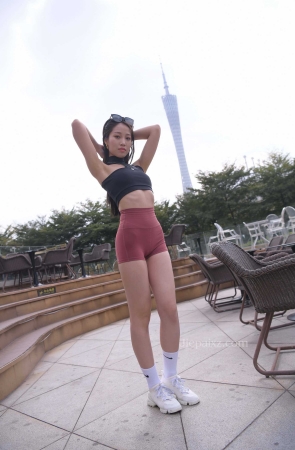 魂魂街拍作品&枣红~短紧身瑜伽裤【套图+视频】