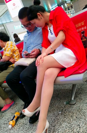 性感鱼嘴高跟街拍肉丝美腿