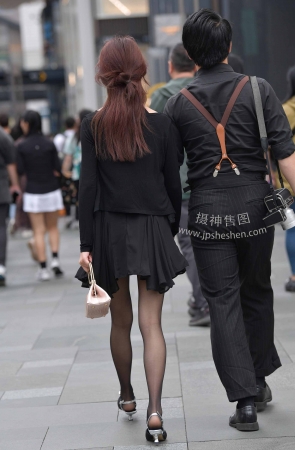 23521-2=60苗条美腿，黑丝女友 13P