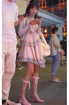 连衣裙美女