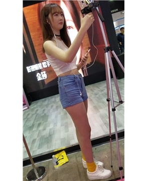 4K-高腰牛仔热裤丰满网红小姐姐在直播