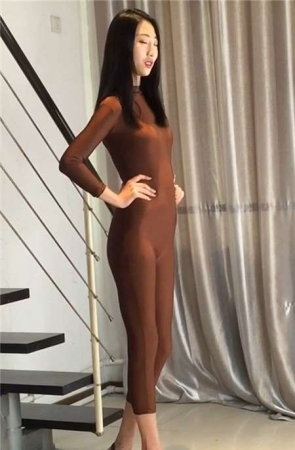 秀工作室长腿姐姐连体衣 [236 MB]