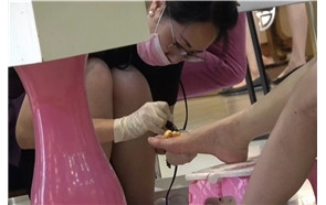 修脚视频 [3.58 GB/MP4]