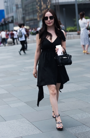 吊带美女