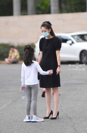 211029-26+90/美腿高跟的美少妇~ 6P