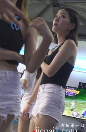 4k-展会后台性感长腿白热裤美眉