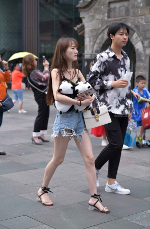 别人家的可爱女友