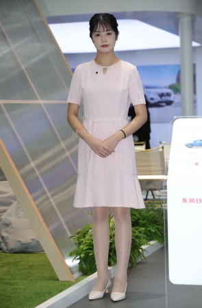 【街拍心灵】东风日产礼仪超薄肉丝街拍高跟美腿