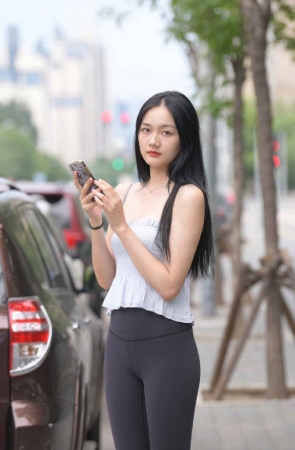 精选街拍作品 NO.1361 一始街拍作品 – 黑色瑜伽裤美女[316P/424MB]