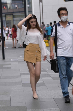 20721-3+59-邻居街拍女孩