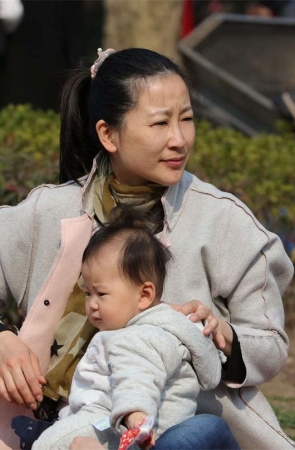 No778 清秀少妇足型优美，足底还有2个诱人的破洞