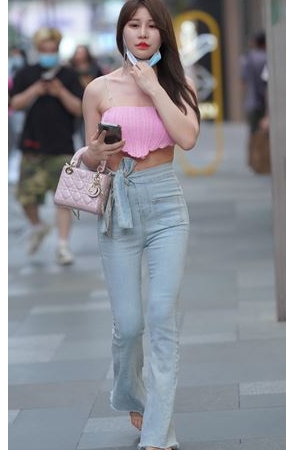 红唇浅牛美女(100P)