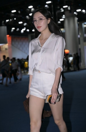 丝质衬衫短裤搭配 [135P-2.96GB]