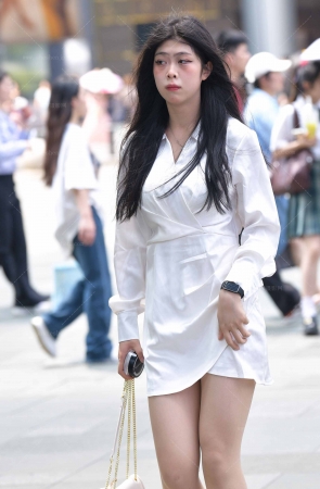 25528-15=52√能看出穿了丝袜吗 7P