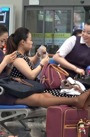 4K – 咖啡丝制服美女 [676 MB/MP4]