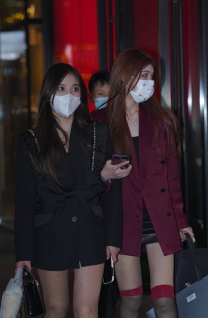 黑丝短裙小姐姐 [110P1V-1.56GB]