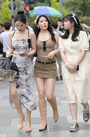 23526-28=55√街拍长靴穿搭美女 12P
