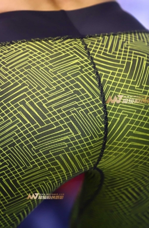 笑容甜美的健身教练