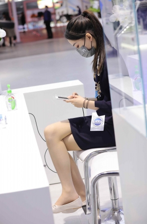 车展前台肉 丝美tui坐姿也美