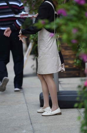 奶茶铺穿丝 袜的服务员（2020101101）