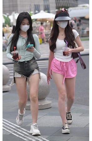 两个美腿小姐姐(60P)