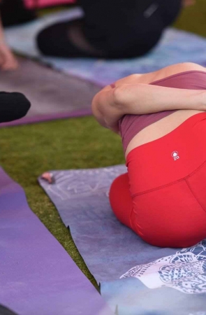 练—红色瑜伽裤