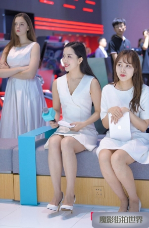 美而有女人味的主持人3A1541[297M]