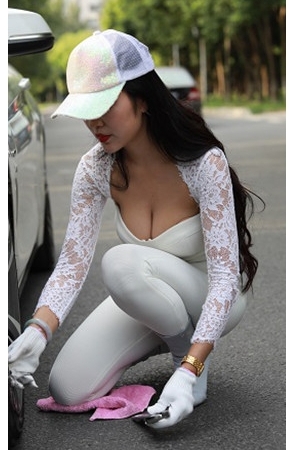 模拍大白兔紧身连体白裤美女【套图+视频】