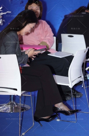 长裤下的黑短丝 [19P]