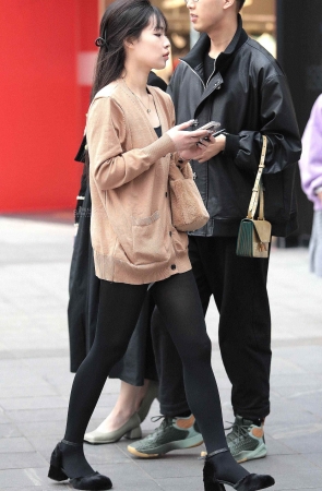 诱惑街拍黑丝shaofu