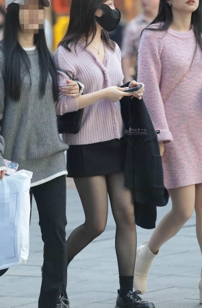 街拍黑丝妹子