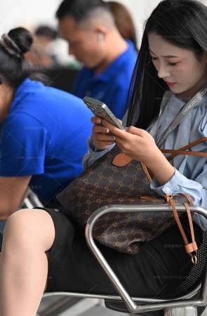 25831-19-40√平底鞋肉丝素人【套图➕4k视频 8P