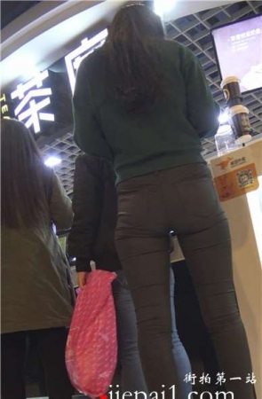 4k-极品美腿紧身黑裤美女 [2.92 GB]