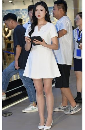 白裙小姐姐(74P)