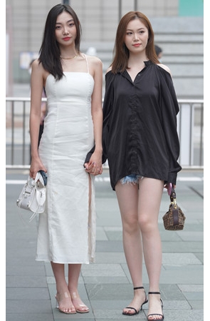 两个漂亮的小姐姐【套图+视频】