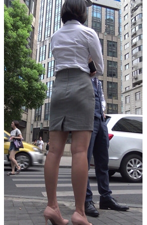 短发销售妹子
