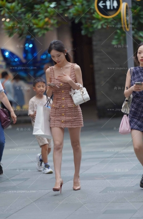 街拍美腿美裙御姐 [20P]