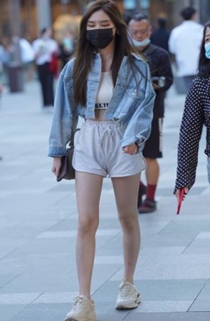 短裤牛仔衣美女(78P)