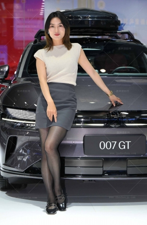 25612-7-44√短发，黑丝，主播 8P