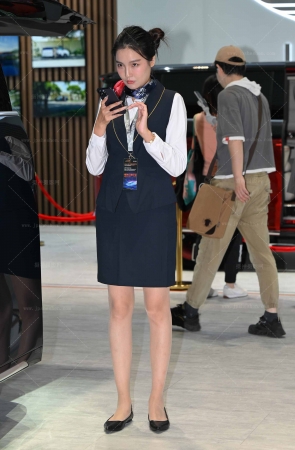 241115-8=53√马甲职工装，肉丝销售员【套图➕视频】 12P