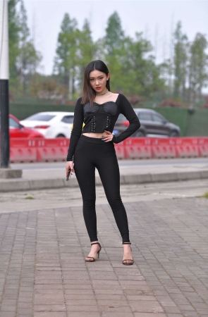 古典风紧身搭配