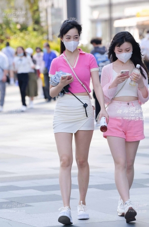 2252-20+60 穿拖鞋的美腿 4P