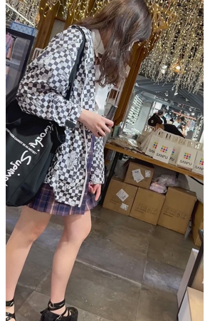 百褶裙小姐姐