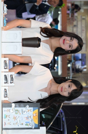 2561-72-40√沃尔沃-俩双肉丝肉腿礼仪-看得爽啊