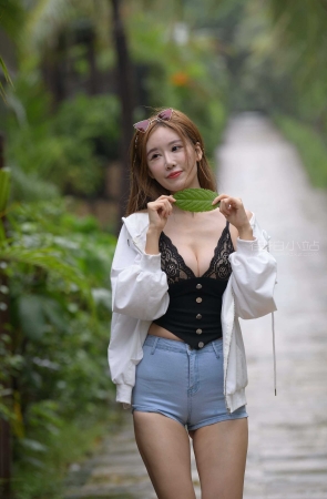 【魂魂旅拍摄影】牛仔热裤美女