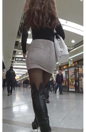 高靴黑丝包屯短裙OL