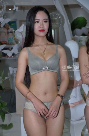 内衣展模特